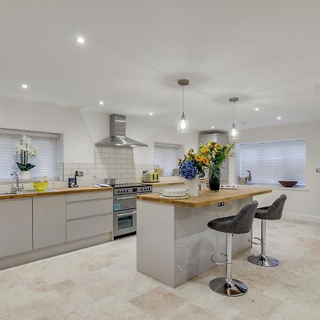 Spacious 6-Bed Home, Near The Norfolk Broads Clippesby Luaran gambar