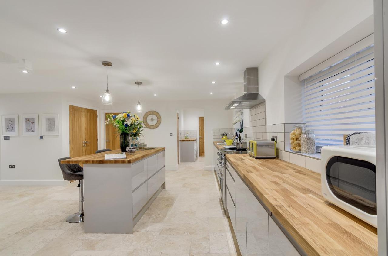 Spacious 6-Bed Home, Near The Norfolk Broads Clippesby Luaran gambar