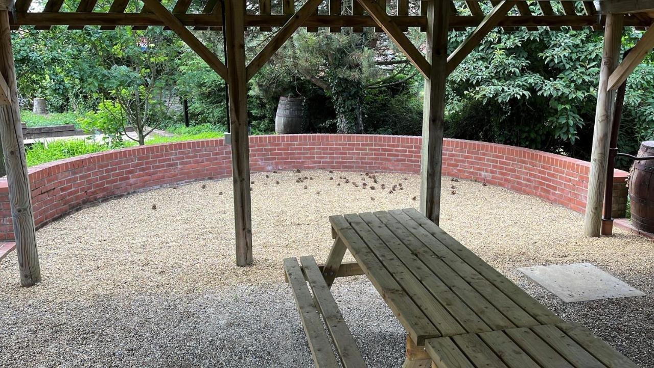 Spacious 6-Bed Home, Near The Norfolk Broads Clippesby Luaran gambar